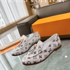 Louis Vuitton Low Shoes